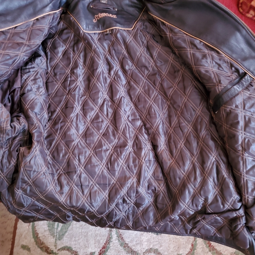 Leather jacket - Picture 2 of 3